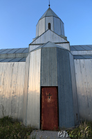 Die Metall-Kirche beim Friedhof in Spitak