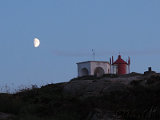 Leuchtturm mit Mondsichel