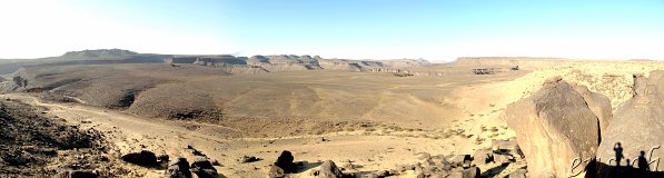  Blick von den Felszeichnungen D’Amogjar Richtung Fort Saganne (3 Bilder) 