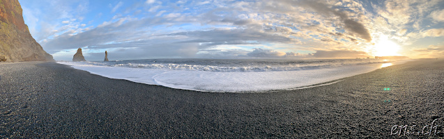 Reynisdrangar & Reynisfjara-Beach (press f to expand)