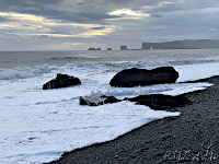 Reynisfjara-Beach mit Blick Richtung Dyrhólaey
